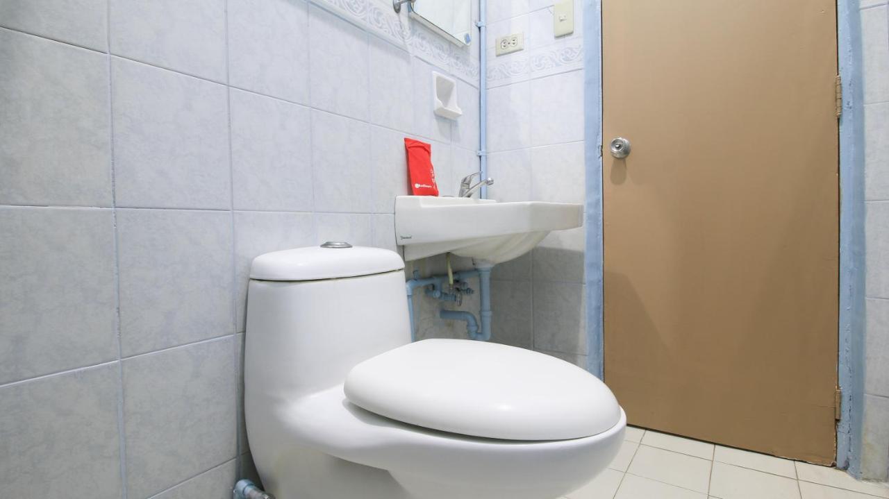 Reddoorz @ Kassel North Caloocan Экстерьер фото