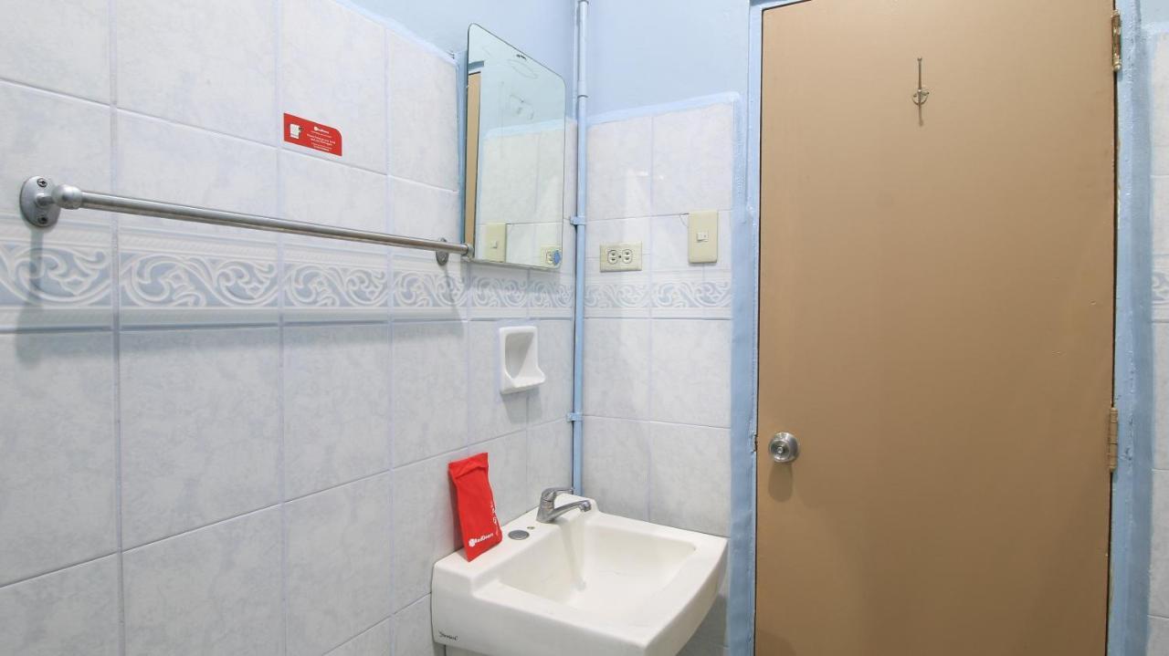 Reddoorz @ Kassel North Caloocan Экстерьер фото