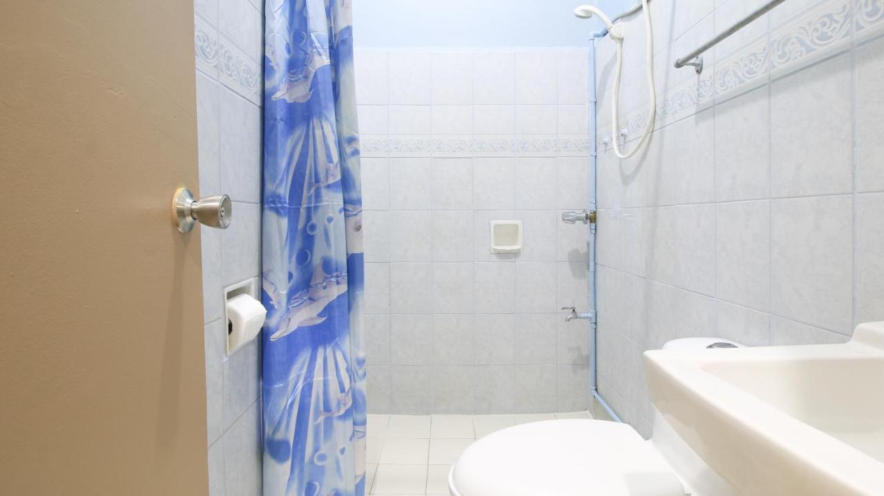 Reddoorz @ Kassel North Caloocan Экстерьер фото